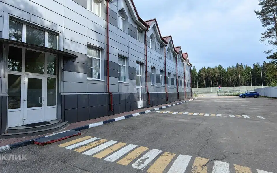 Сдаётся помещение своб. назначения, 492.7 м²