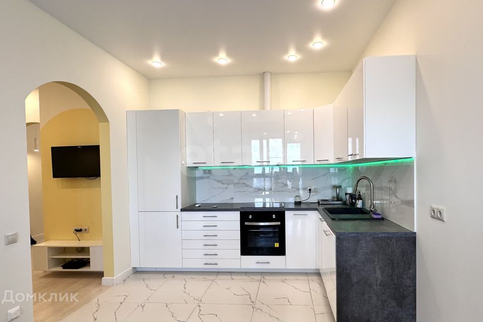Продаётся 2-комнатная квартира, 60.7 м²