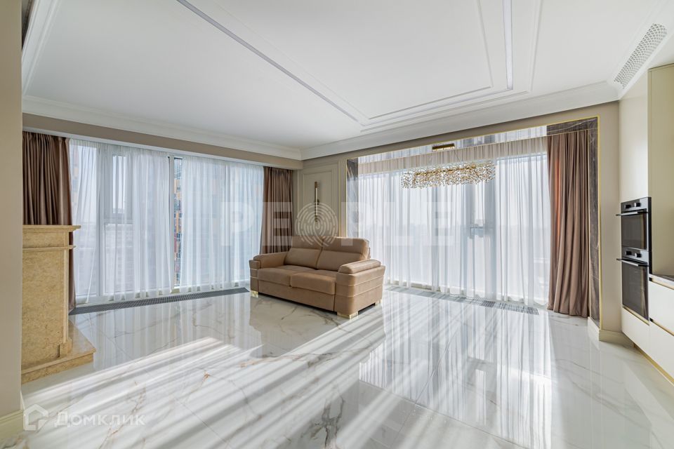 Продаётся 5-комнатная квартира, 143 м²