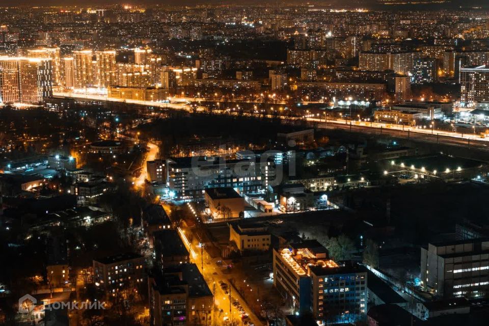Продаётся 3-комнатная квартира, 139.1 м²