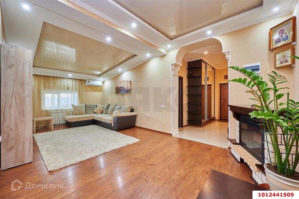 Продаётся 2-комнатная квартира, 77.4 м²
