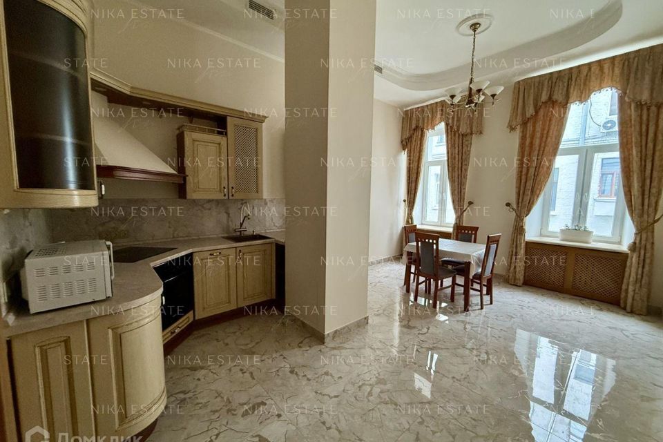 Сдаётся 3-комнатная квартира, 150 м²