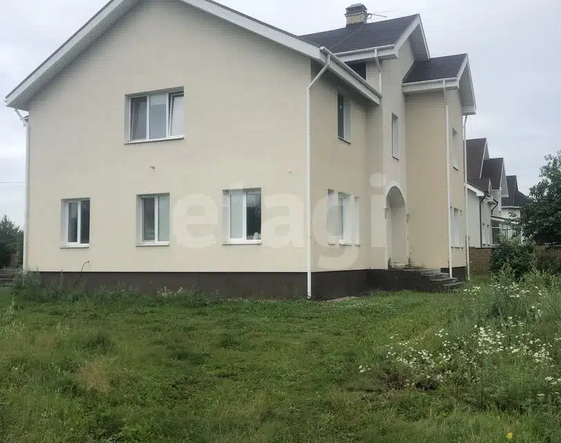 Продаётся 2-этажный дом, 323 м²