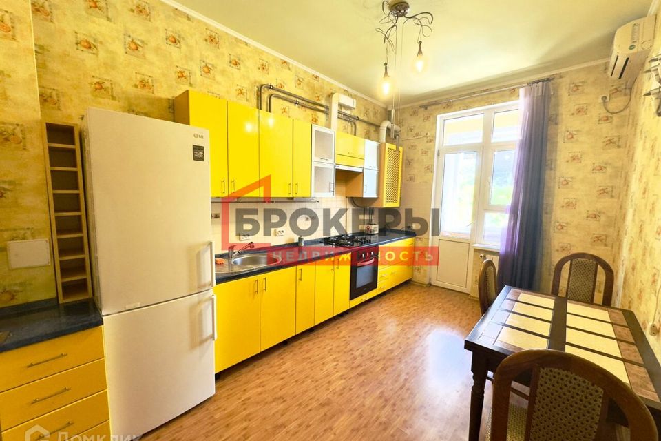 Продаётся 2-комнатная квартира, 90 м²