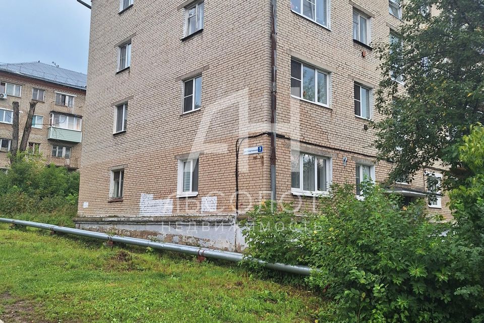Продаётся 3-комнатная квартира, 41.5 м²