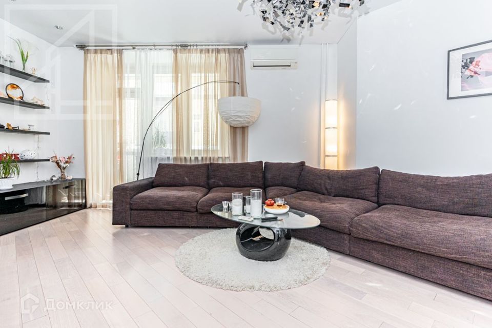 Сдаётся 4-комнатная квартира, 127 м²