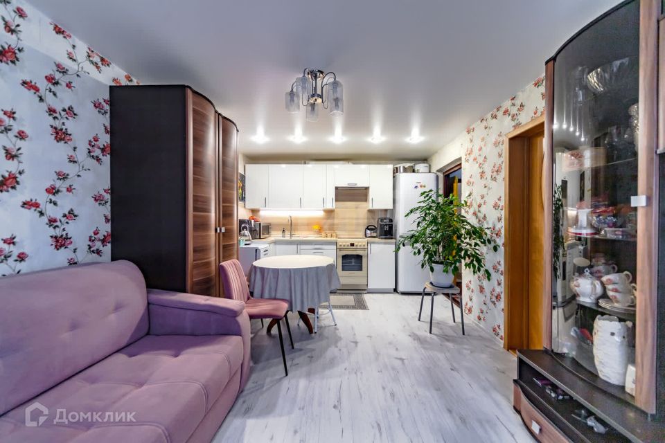 Продаётся комната в 9-комн. квартире, 31.8 м²