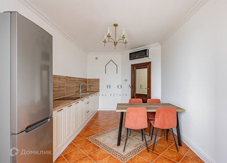 Сдаётся 1-комнатная квартира, 55 м²