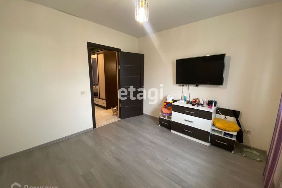 Продаётся 3-комнатная квартира, 67.8 м²