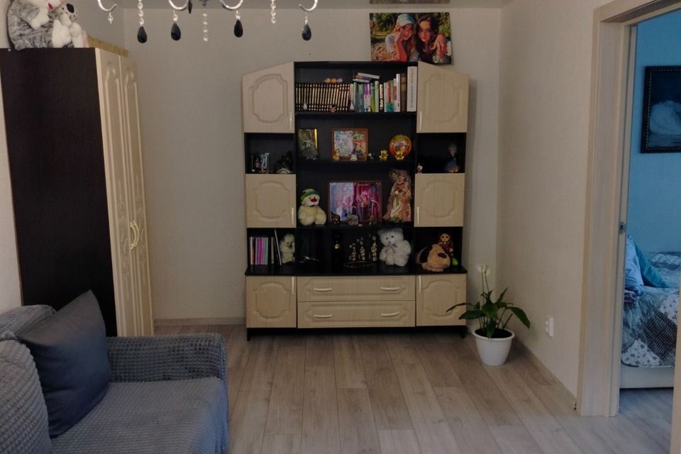 Продаётся 4-комнатная квартира, 60.4 м²