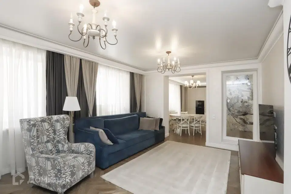 Продаётся 4-комнатная квартира, 132.2 м²