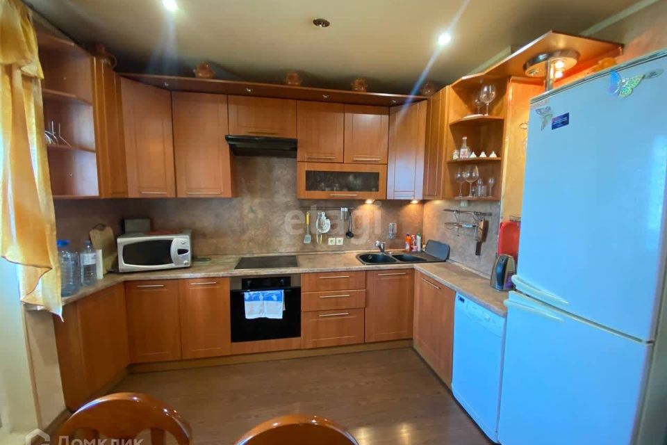 Продаётся 3-комнатная квартира, 87 м²