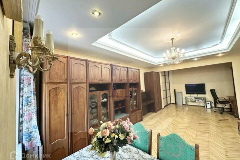 Продаётся 3-комнатная квартира, 108.6 м²