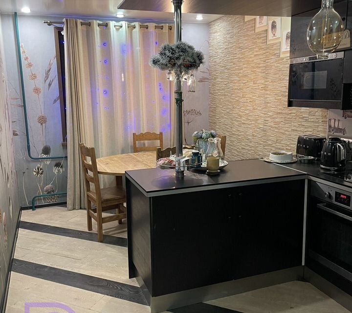 Продаётся 2-комнатная квартира, 57.2 м²