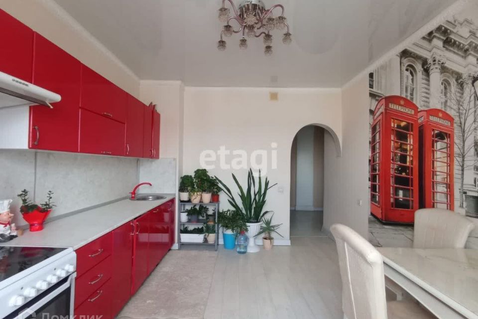 Продаётся 2-комнатная квартира, 72.7 м²