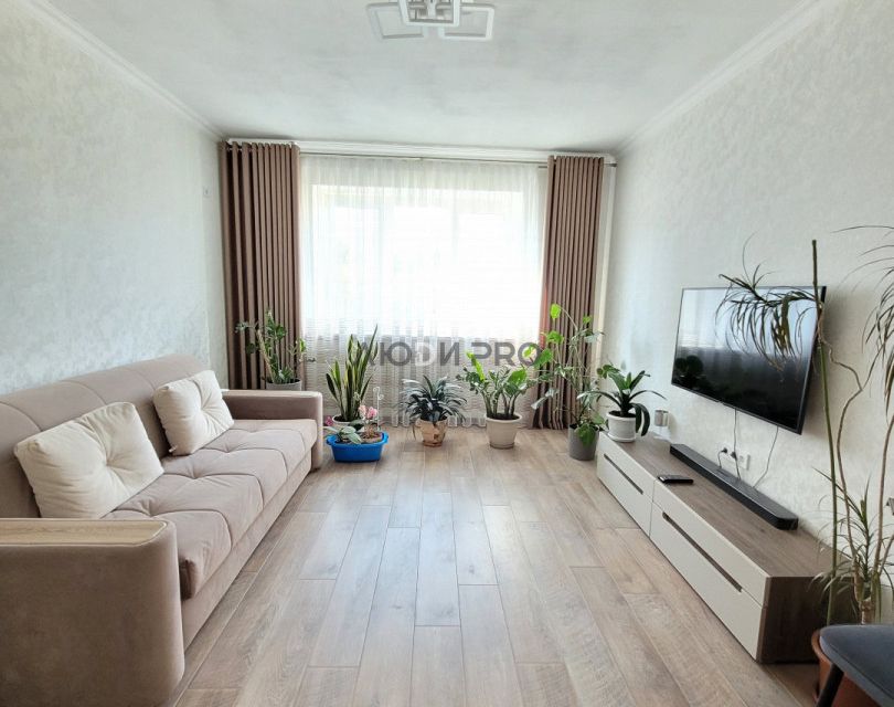 Продаётся 3-комнатная квартира, 60.5 м²