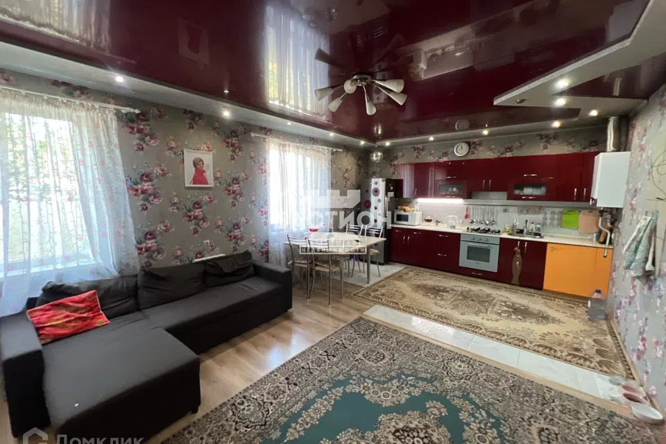 Продаётся 2-этажный дом, 170 м²