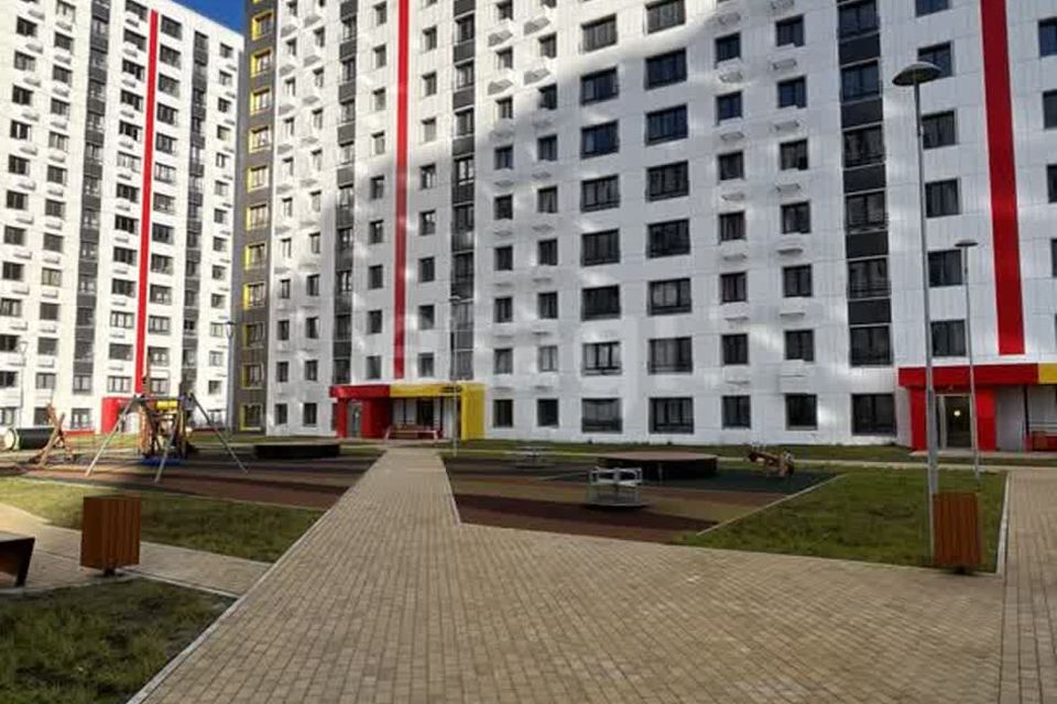 Продаётся 1-комнатная квартира, 42 м²