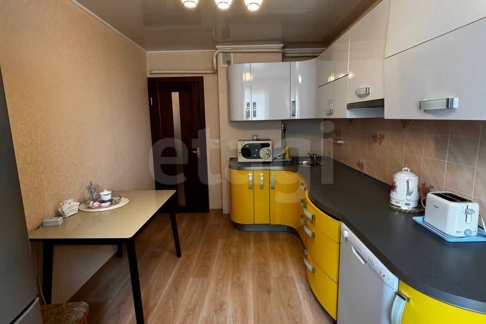 Продаётся 2-комнатная квартира, 65 м²