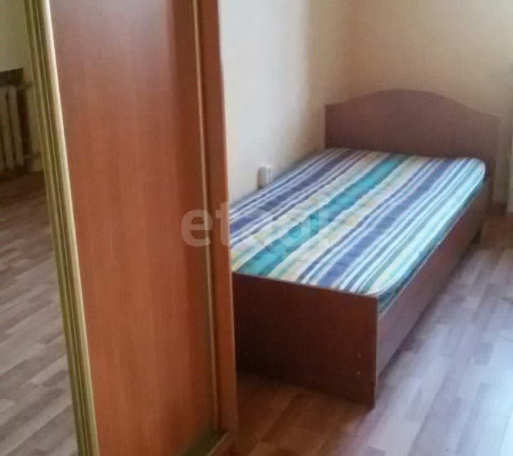 Продаётся комната в 13-комн. квартире, 18 м²