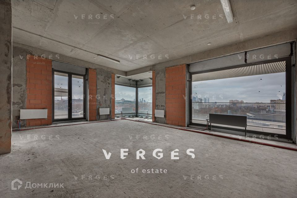 Продаётся 5-комнатная квартира, 226 м²