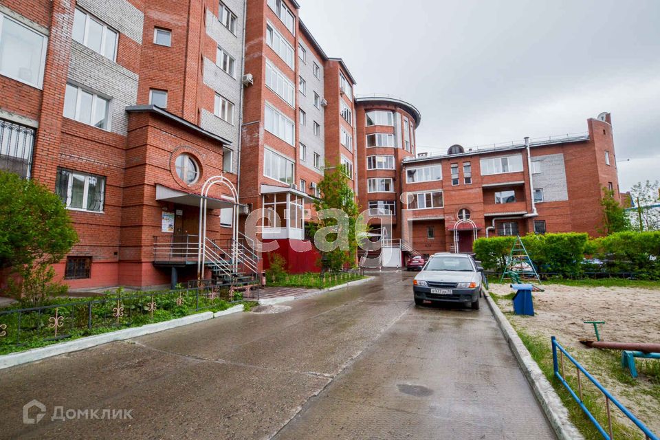 Продаётся 4-комнатная квартира, 128 м²
