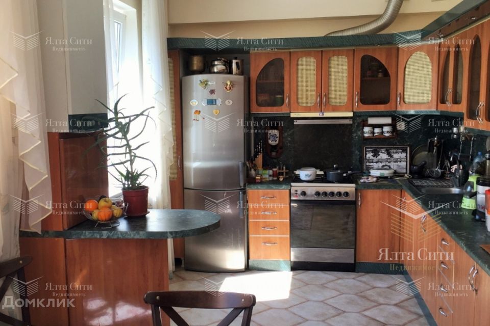 Продаётся 2-комнатная квартира, 105 м²