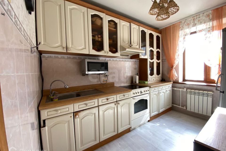 Продаётся 4-комнатная квартира, 82 м²