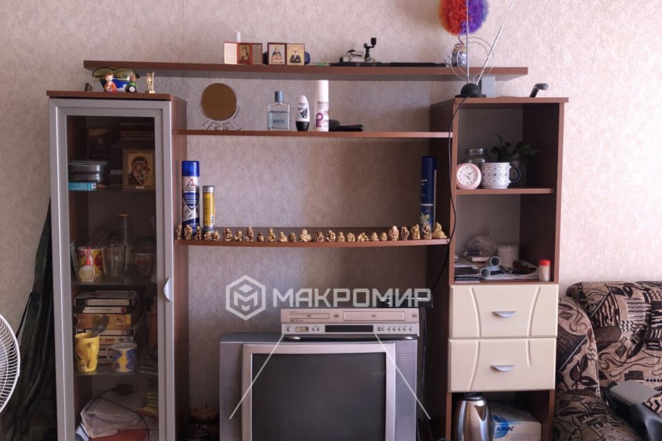 Продаётся комната в 9-комн. квартире, 17.9 м²