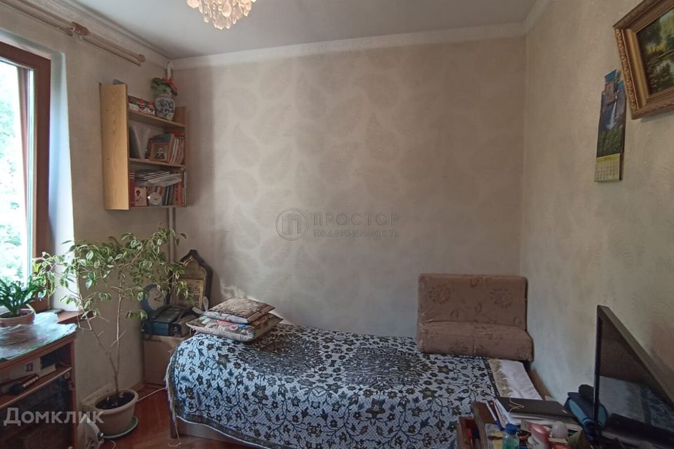 Продаётся 2 комнаты в 4-комн. квартире, 8.4 м²