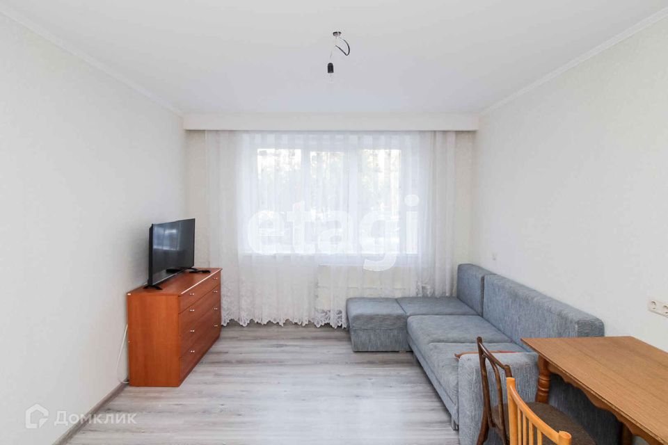 Продаётся 1-комнатная квартира, 52 м²