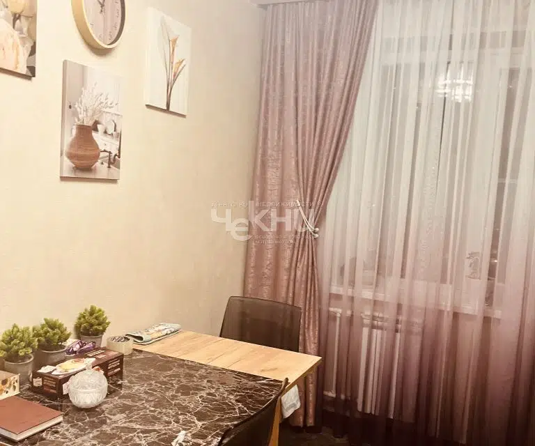 Продаётся 4-комнатная квартира, 81.5 м²