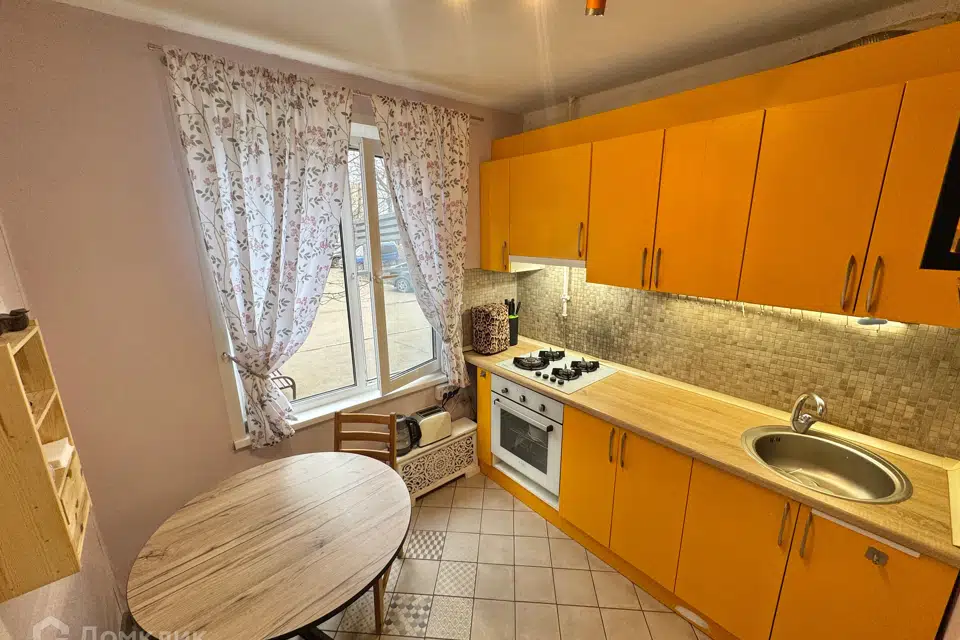 Продаётся 3-комнатная квартира, 49 м²