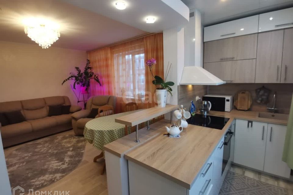 Продаётся 2-комнатная квартира, 67.8 м²