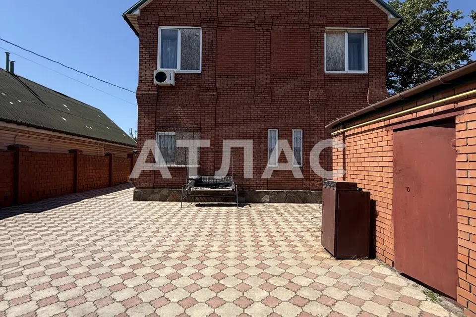 Продаётся 3-этажный дом, 212 м²