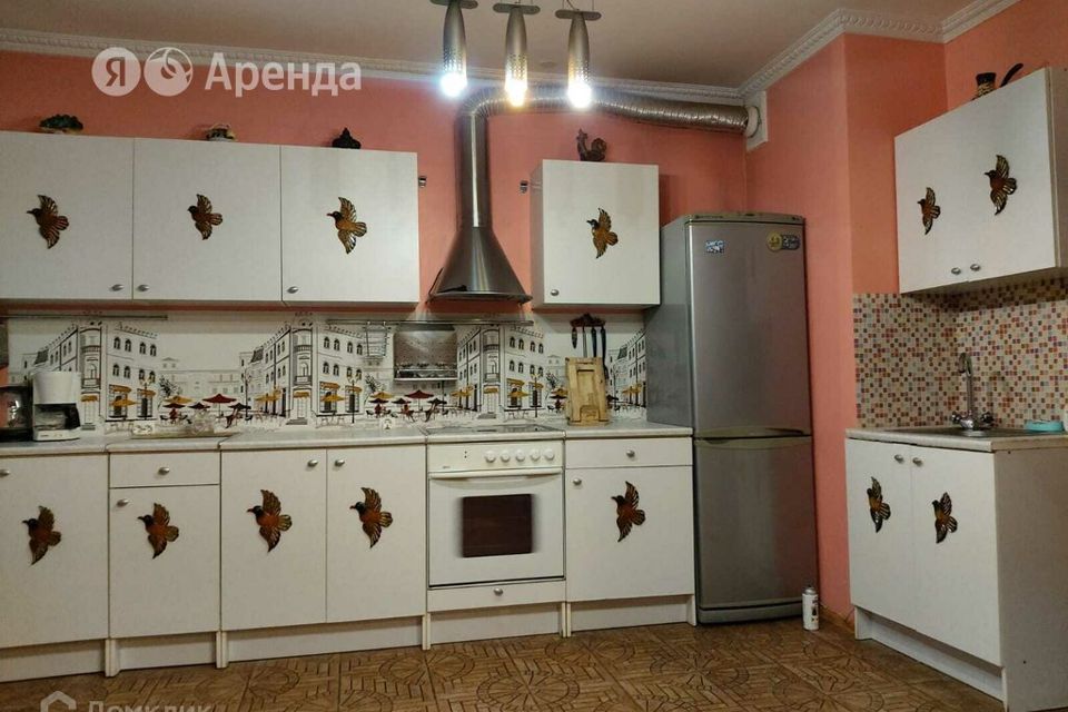 Сдаётся 2-комнатная квартира, 80 м²