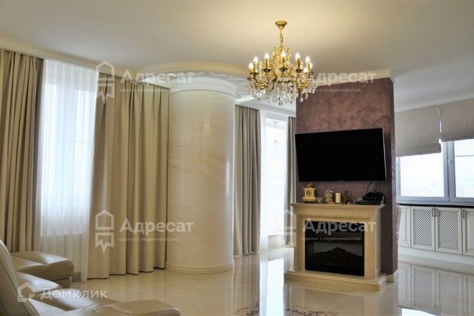 Продаётся 3-комнатная квартира, 127.5 м²