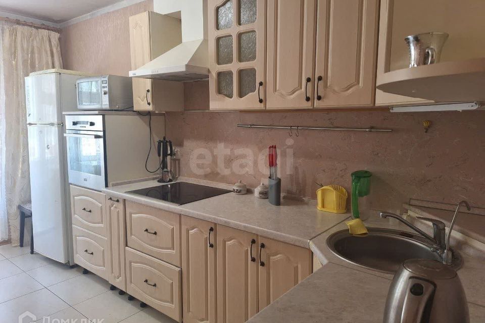 Продаётся 3-комнатная квартира, 75.8 м²