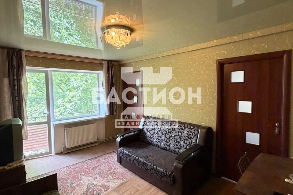 Продаётся 3-комнатная квартира, 42 м²