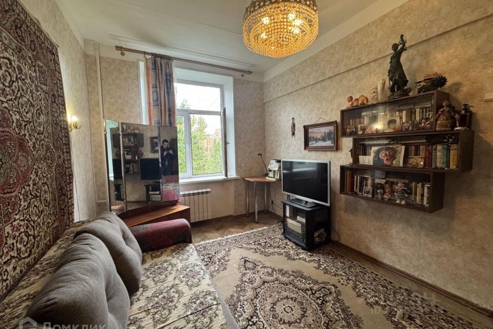 Продаётся 4-комнатная квартира, 101 м²