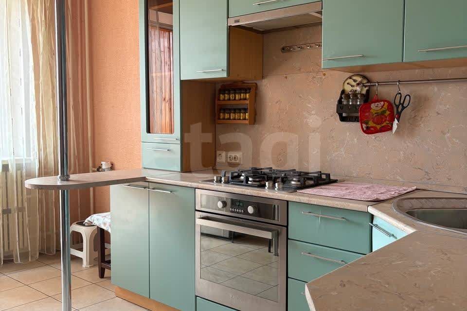 Сдаётся 2-комнатная квартира, 76 м²