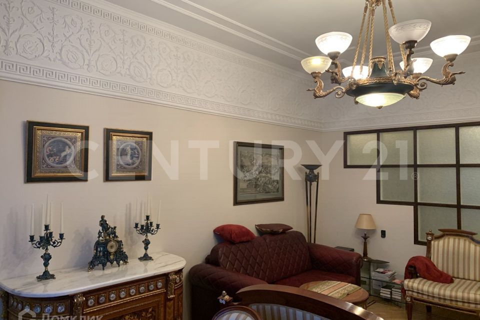 Сдаётся 3-комнатная квартира, 139 м²