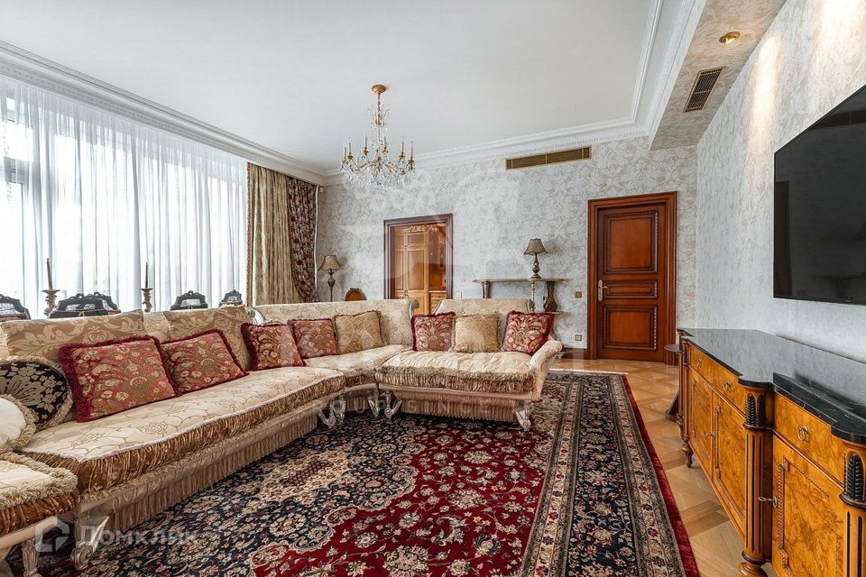 Продаётся 2-комнатная квартира, 125.4 м²