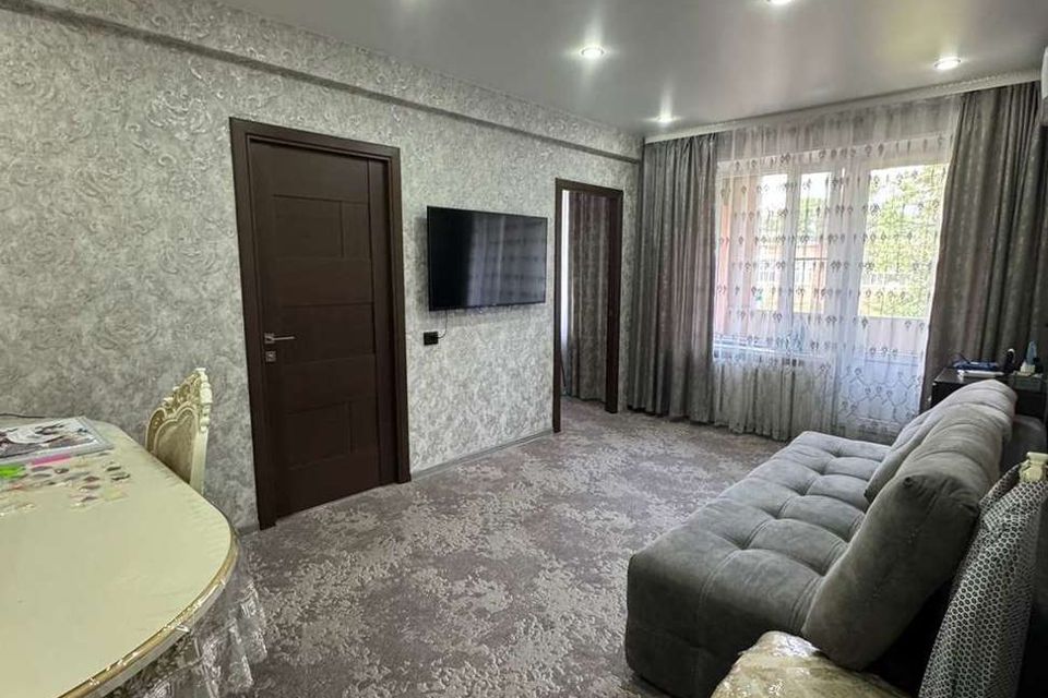 Продаётся 3-комнатная квартира, 47.6 м²