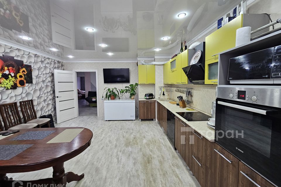 Продаётся 2-комнатная квартира, 81.1 м²