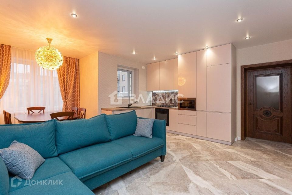 Продаётся 3-комнатная квартира, 98 м²