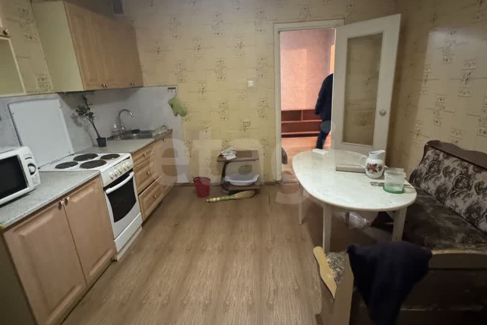 Продаётся 4-комнатная квартира, 105 м²