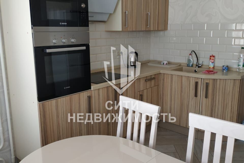 Сдаётся 2-комнатная квартира, 64 м²