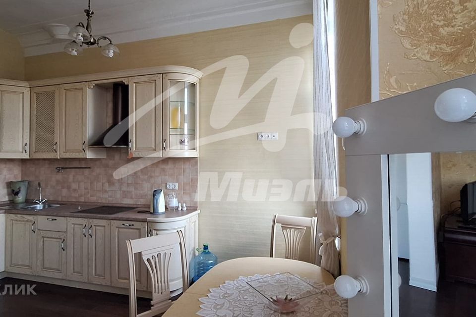 Сдаётся 2-комнатная квартира, 68 м²