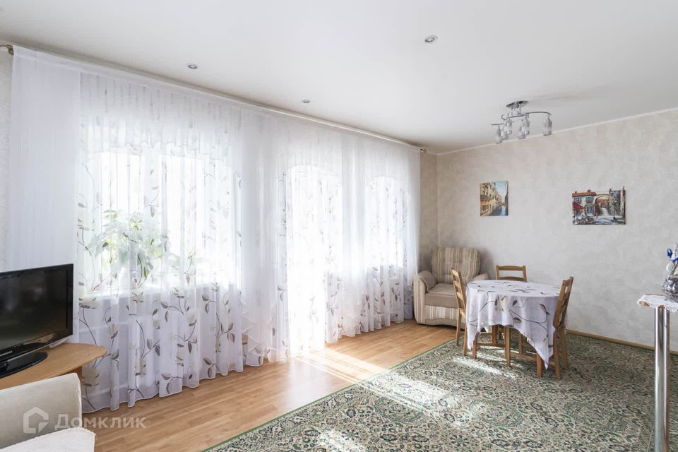 Продаётся 1-комнатная квартира, 49 м²